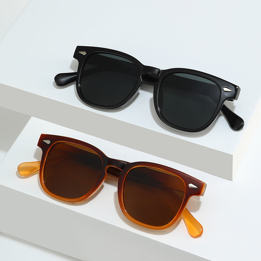 Classic Retro-Inspired Square Sunglasses Bowlift