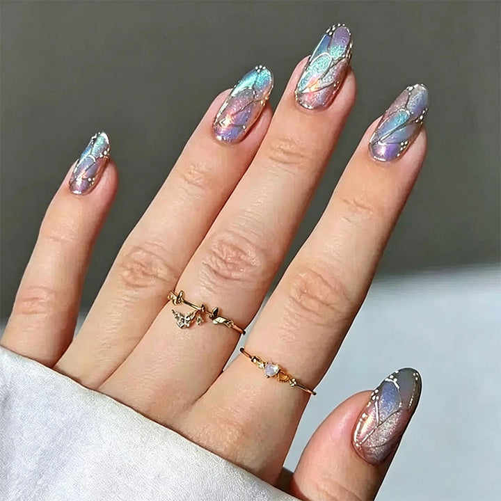 Elegant Artificial Nail Tips with Gold Accents Bowlift