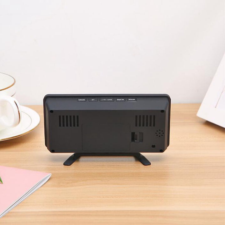 Digital alarm clock with mirror display and snooze function Bowlift