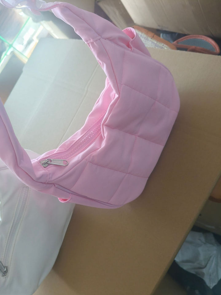 Fashionable shoulder bag with padded design Bowlift