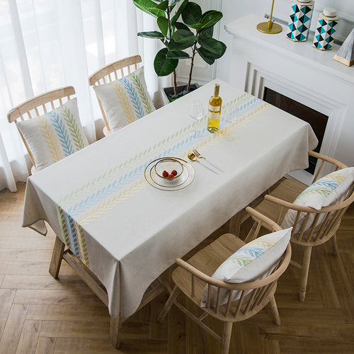 Elegant Leaf Patterned Tablecloth