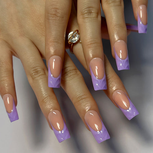 Artful Gel Nails with Transparent Gradient and Elegant Accents Bowlift