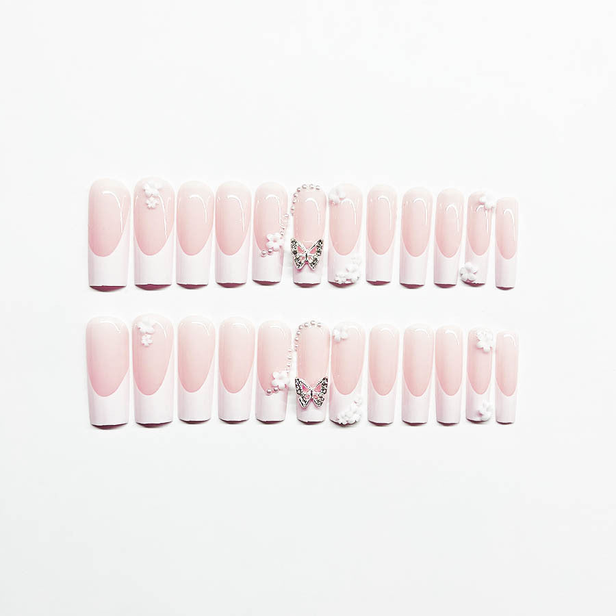 Artificial nails in elegant design Bowlift