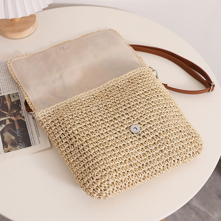 Fashionable shoulder bag with colorful crochet pattern Bowlift