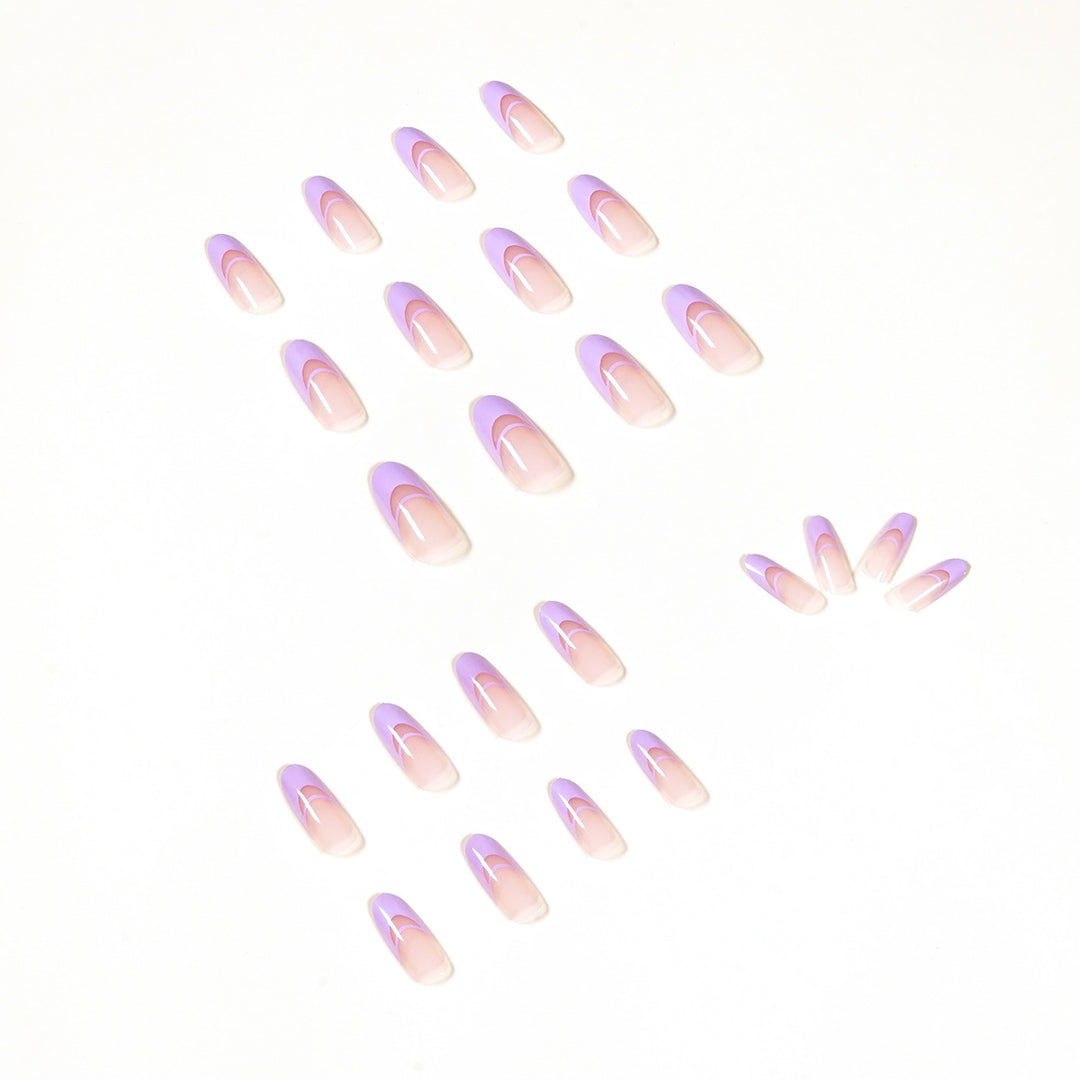 Elegant artificial nails with fine ombre design and noble accents Bowlift