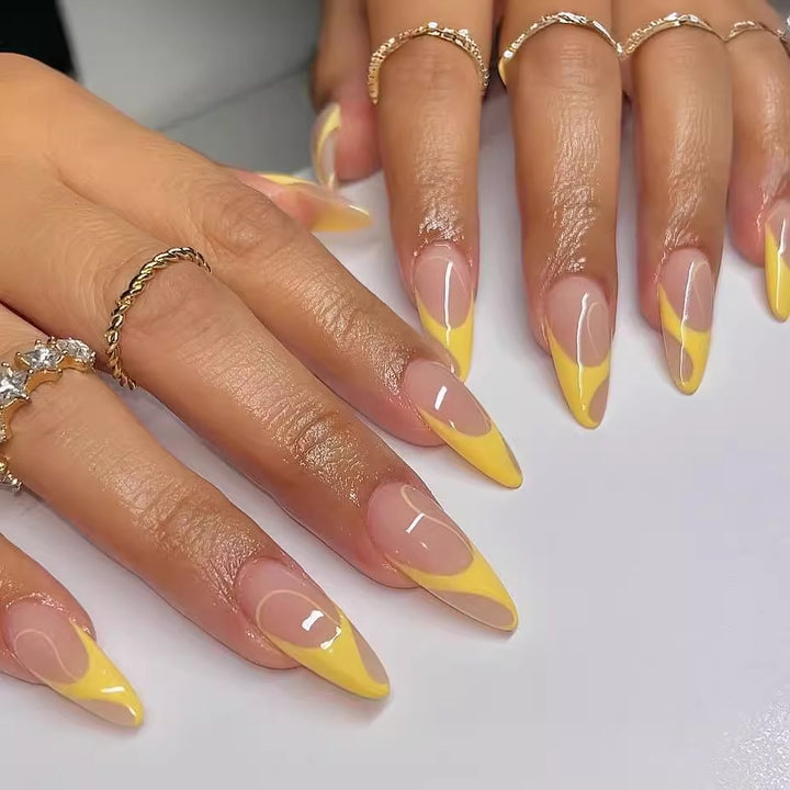 Nail set with elegant French tips Bowlift