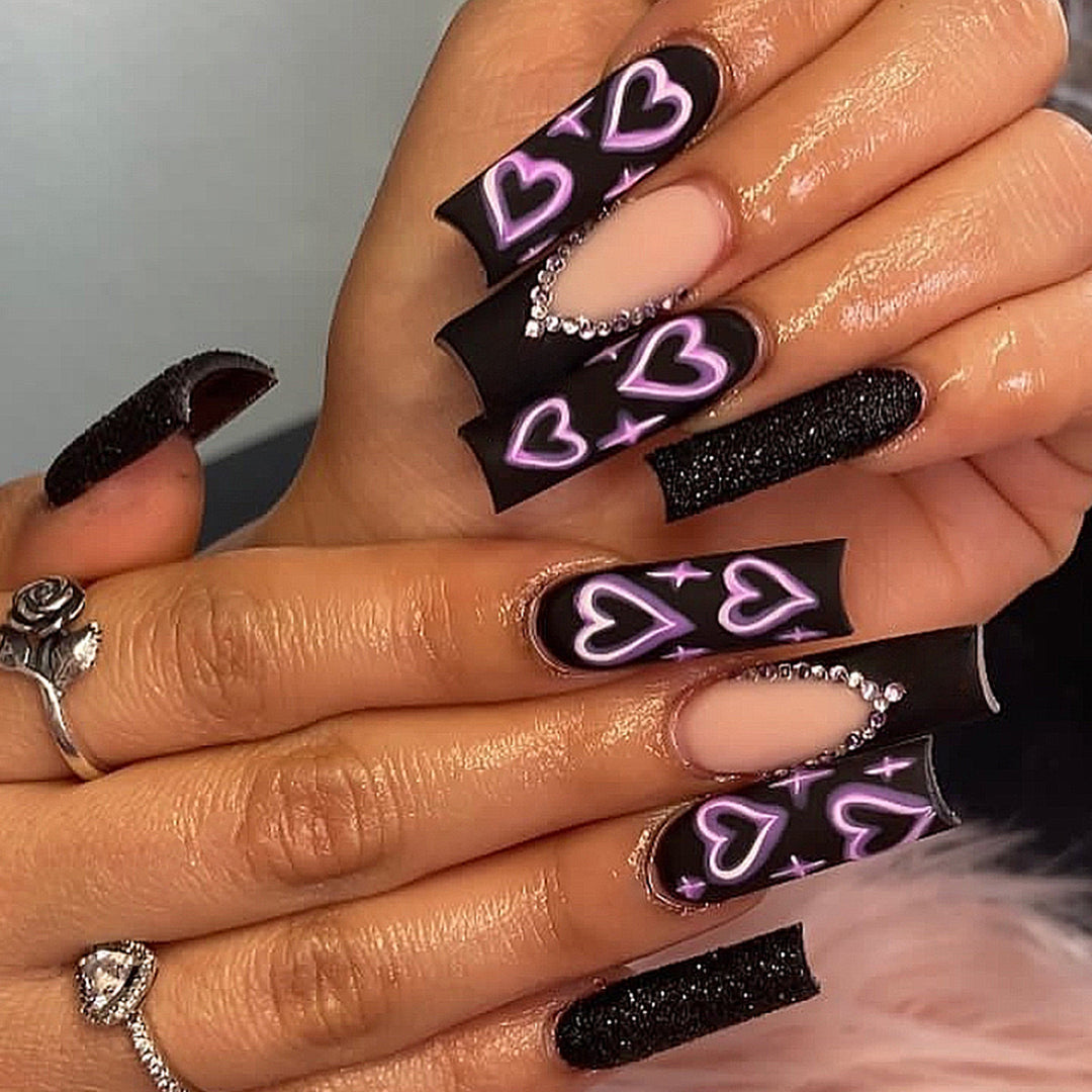 Artistic Heart-Themed Nail Enhancements Bowlift