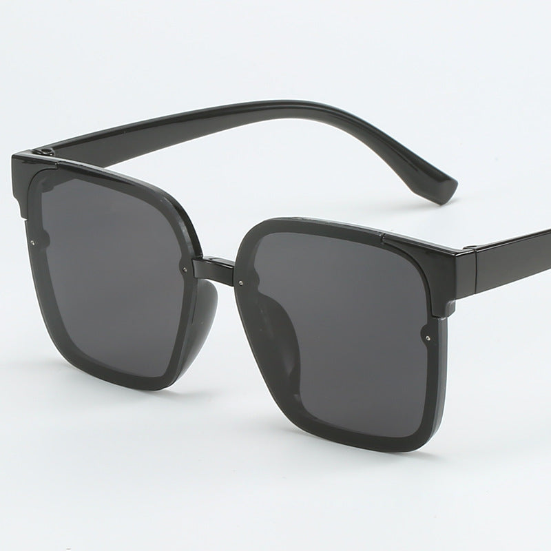 Women modern square sunglasses with UV protection and sturdy frame Bowlift