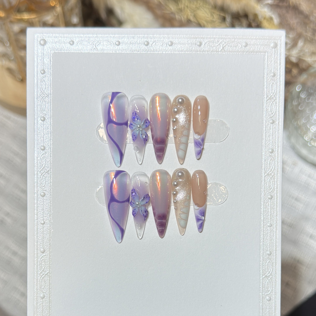 Artistic Stiletto Press-On Nail Design Set with Floral Elements Bowlift