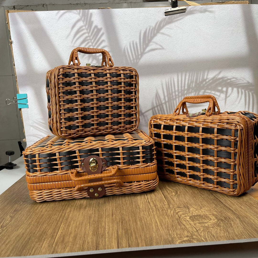 Women stylish picnic basket Bowlift