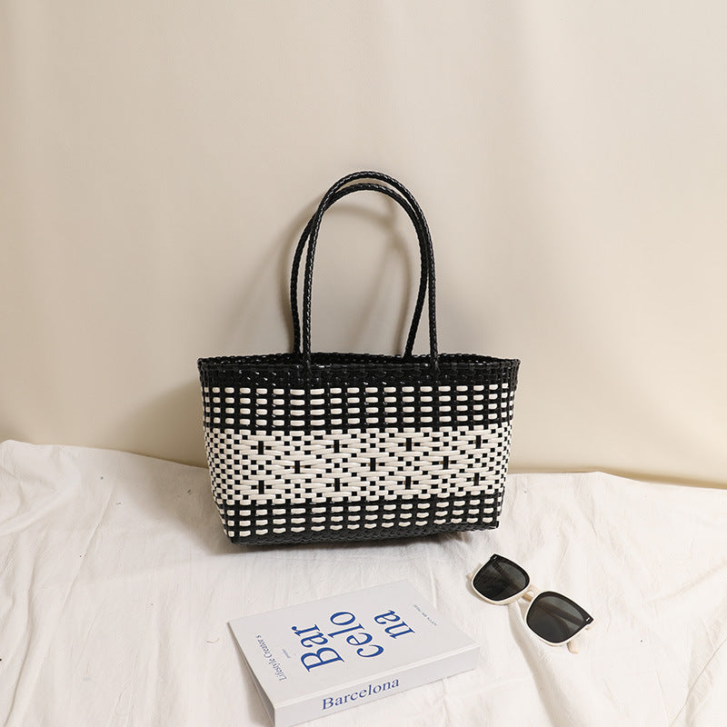 Braided tote bag with modern accents Bowlift