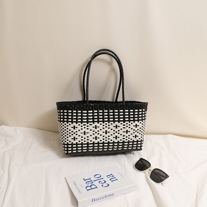 Braided tote bag with modern accents Bowlift