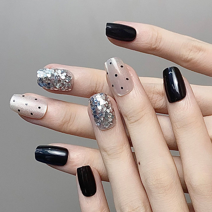 Glamorous Press-On Nail Set with Decorative Gemstone Accents Bowlift