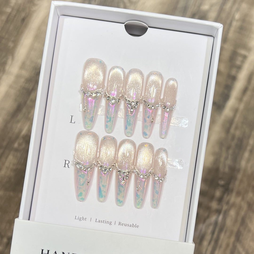 Glamorous Nail Art Bowlift