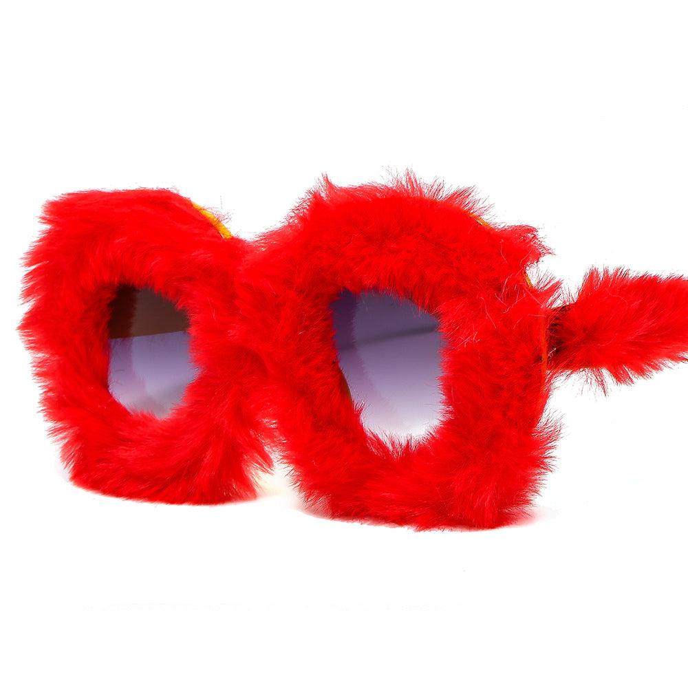 Ladies eye-catching oversized sunglasses with a unique fur touch Bowlift