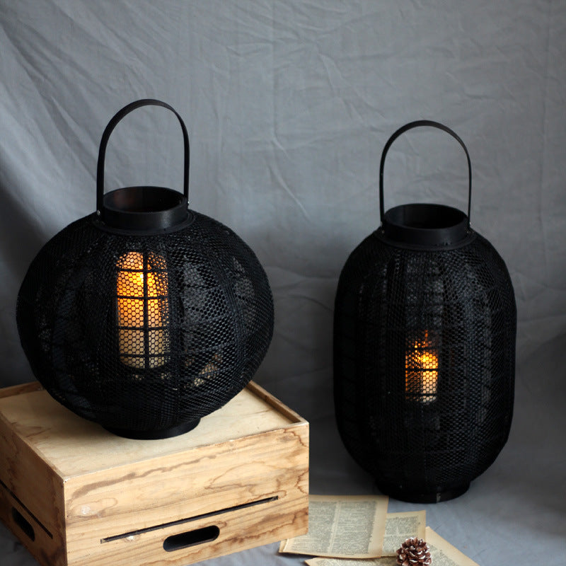 Decorative metal lantern with handle Bowlift