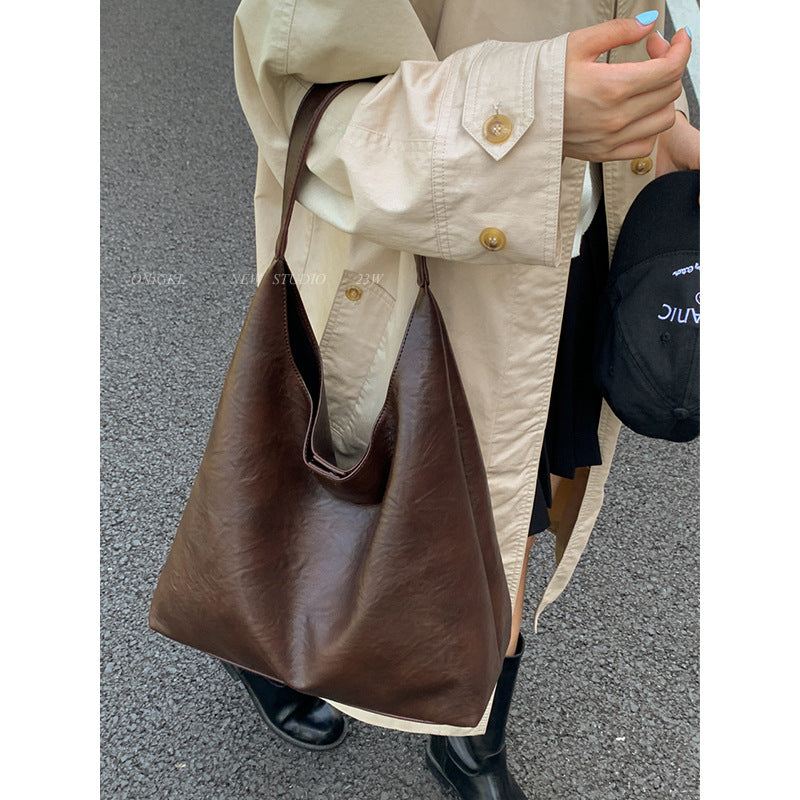 Sleek Soft Leather Hobo Bag Bowlift