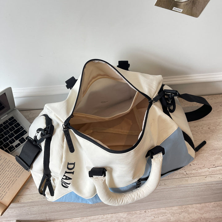 Sporty travel bag with various compartments and durable material Bowlift