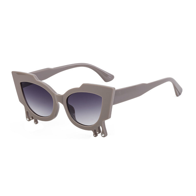 Women Exclusive Cat Eyes Sunglasses with Artistic Details Bowlift