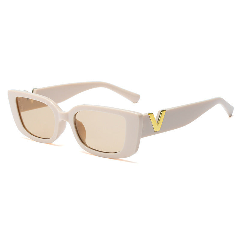 Women’s fashionable sunglasses in trendy leopard print Bowlift