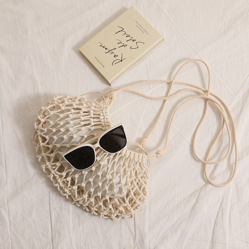 Fine macrame crossbody bag with reinforced carrying strap Bowlift