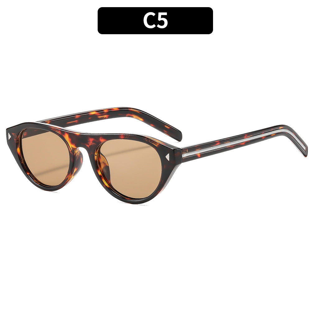 Cat-Eye Sunglasses with Stylish Accent
