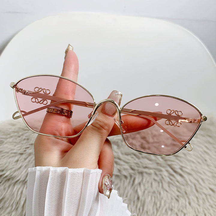 Women's fashionable Cat-Eye sunglasses with delicate metal frame Bowlift