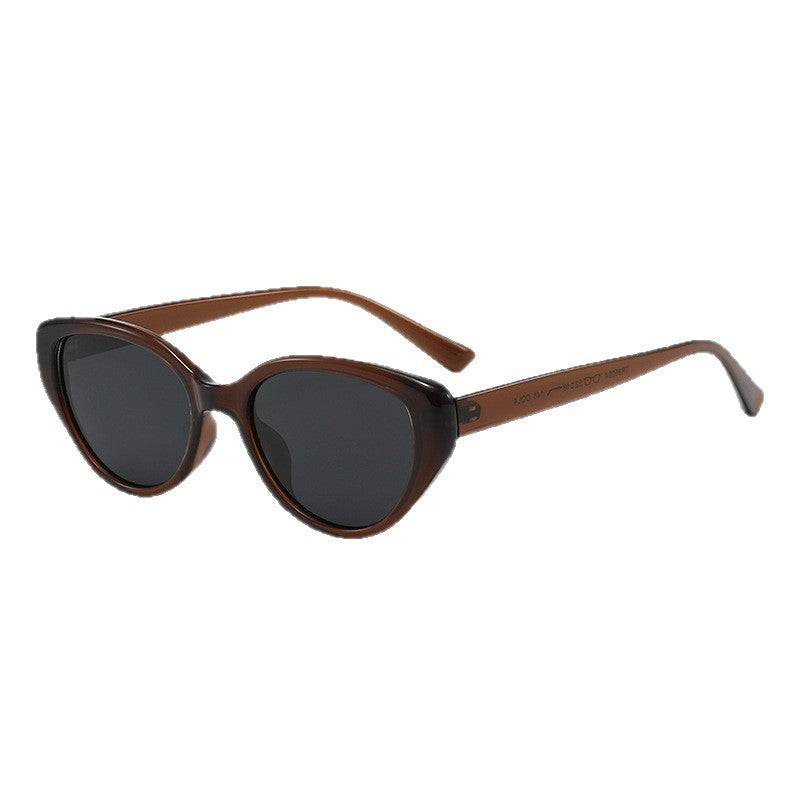 Women Cat-Eye Sunglasses with trendy leopard pattern and sturdy frame Bowlift