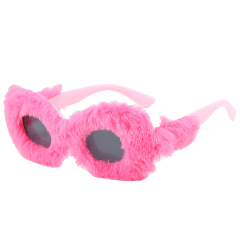 Women eye-catching designer sunglasses with luxurious fur frame Bowlift
