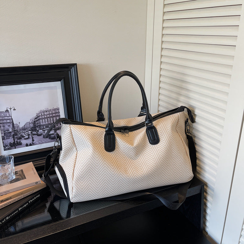 Elegant Travel Bag with Innovative Compartment Design Bowlift