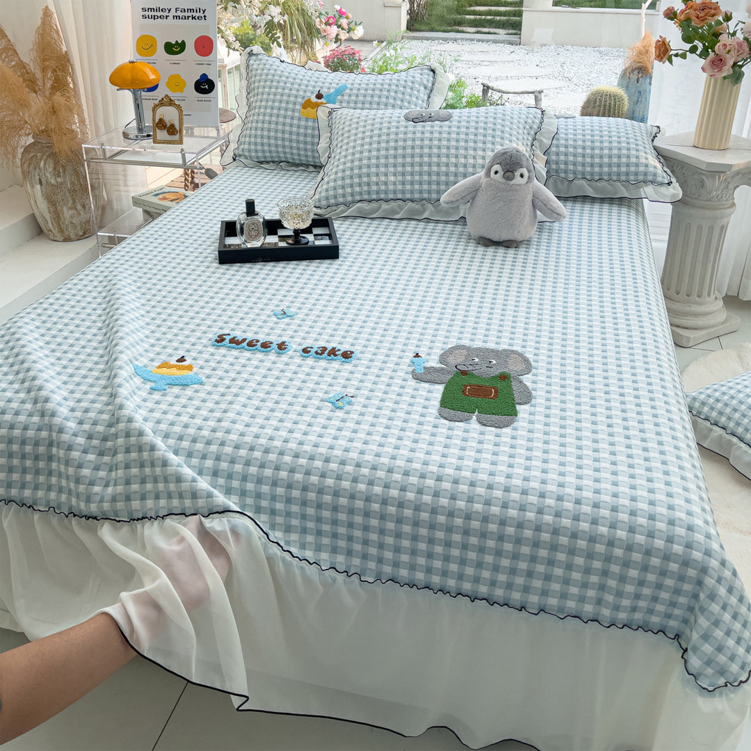 Women's cuddly blanket with playful panda motif and high-quality cotton surface Bowlift