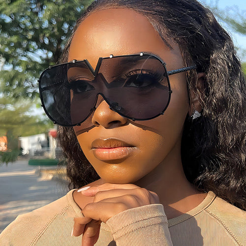 Women oversized safety glasses in modern design Bowlift