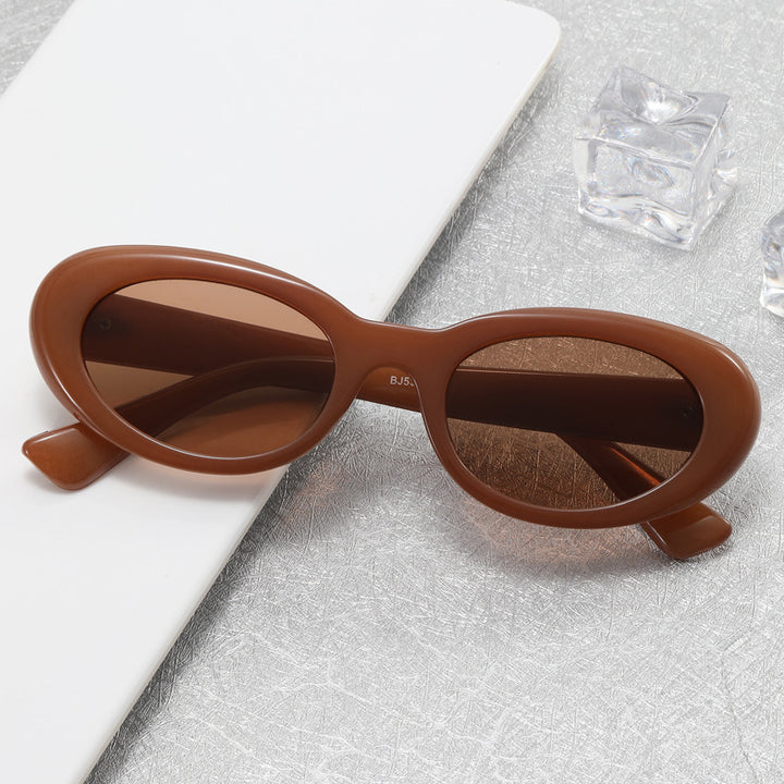 Ladies stylish sunglasses in extravagant design Bowlift