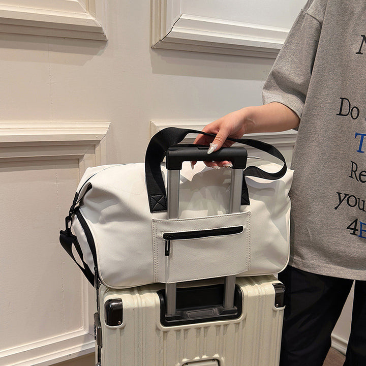 Sporty Everyday Travel Duffle with Practical Outside Pockets Bowlift