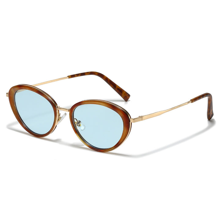 Retro-Inspired Cat-Eye Sunglasses with Tortoise Shell Accents Bowlift