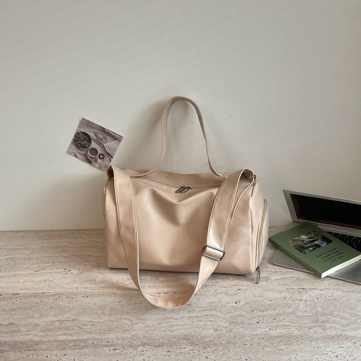 Elegant and Functional Travel Bag Bowlift