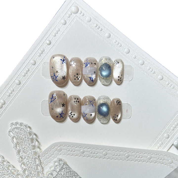 Celestial-Inspired Press-On Nail Set Bowlift