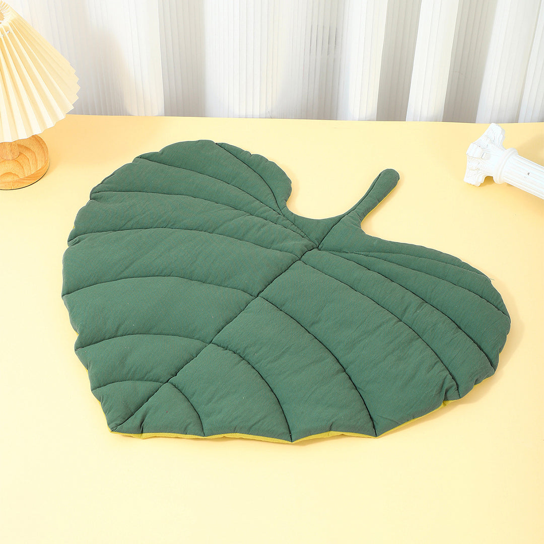 Leaf-Shaped Cushion   Dog Bed