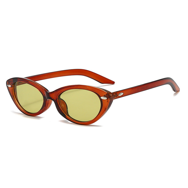 Vintage-Inspired Cat-Eye Sunglasses Bowlift