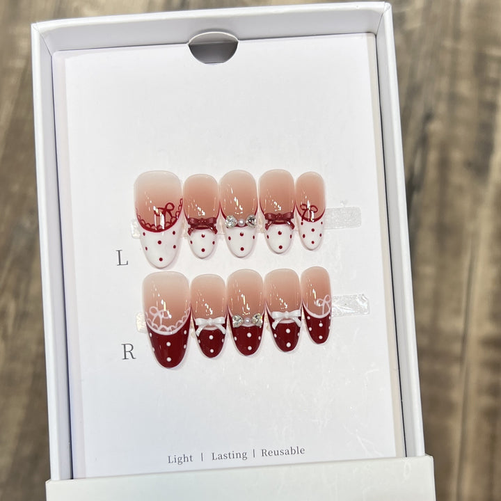 Elegant Reusable Press-On Nails with Artistic Details Bowlift