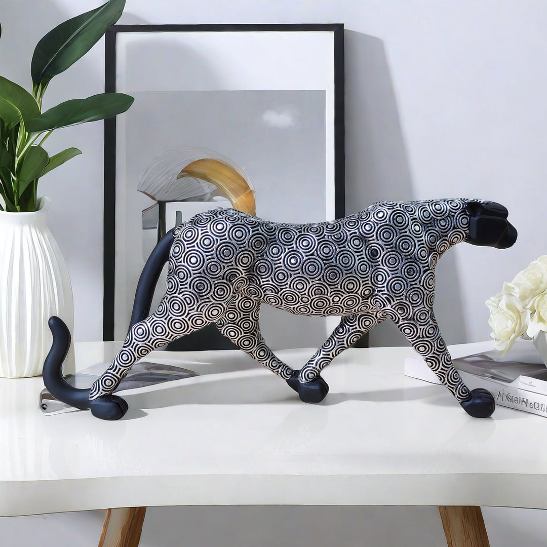 Artistic Decorative Wildcat Sculpture Bowlift