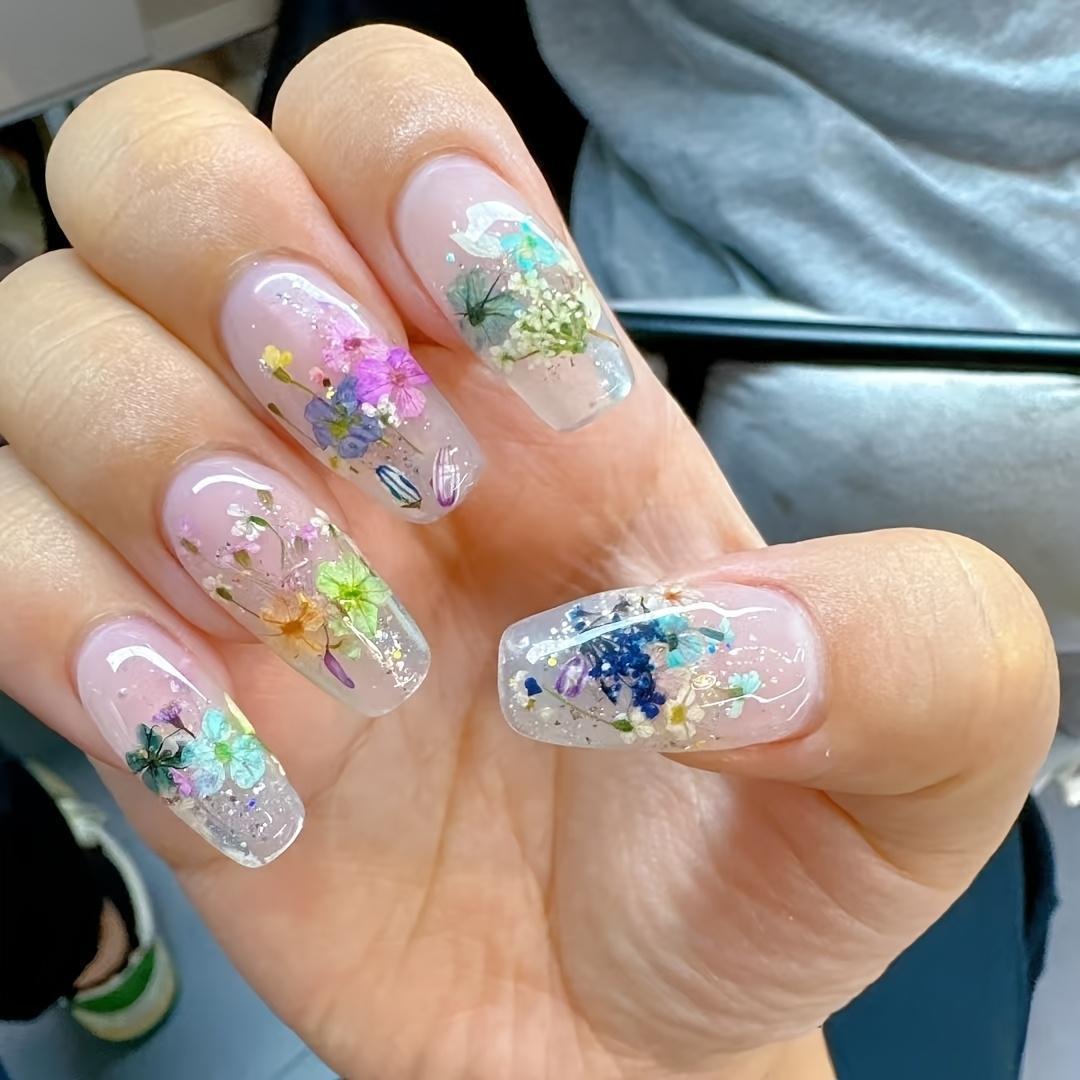 Nail set with elegant glitter design Bowlift
