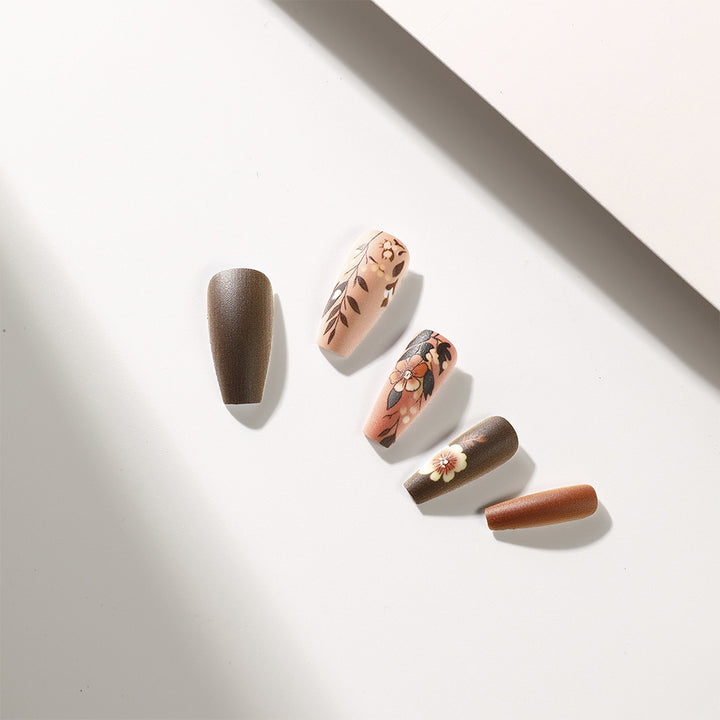 Fake Nail Set with Elegant Floral Designs Bowlift