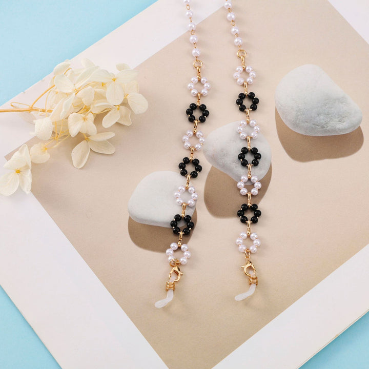 Elegant Beaded Eyewear Chain Bowlift