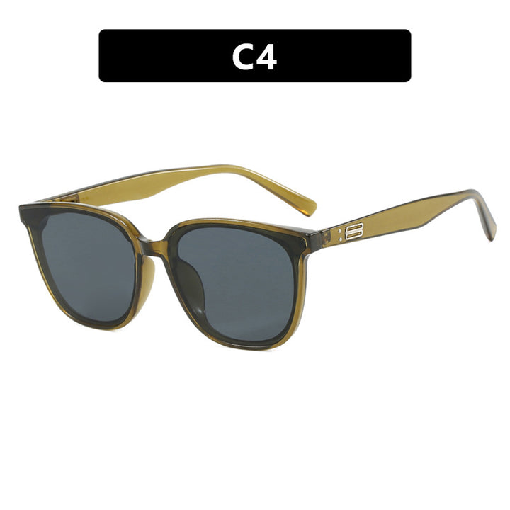 Women’s sunglasses in modern chic style Bowlift