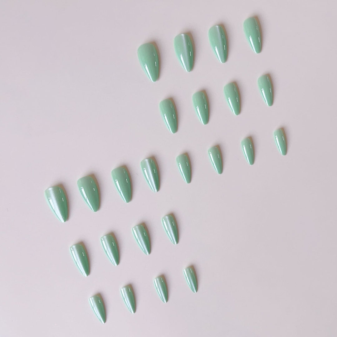 Acrylic nail set with sparkling glitter and elegant design Bowlift