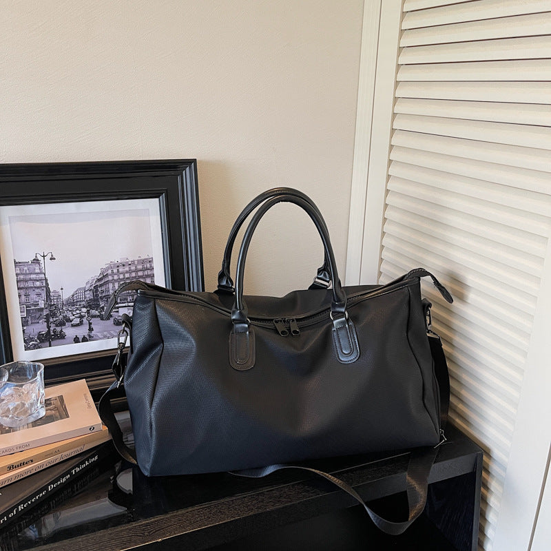 Elegant Travel Bag with Innovative Compartment Design Bowlift