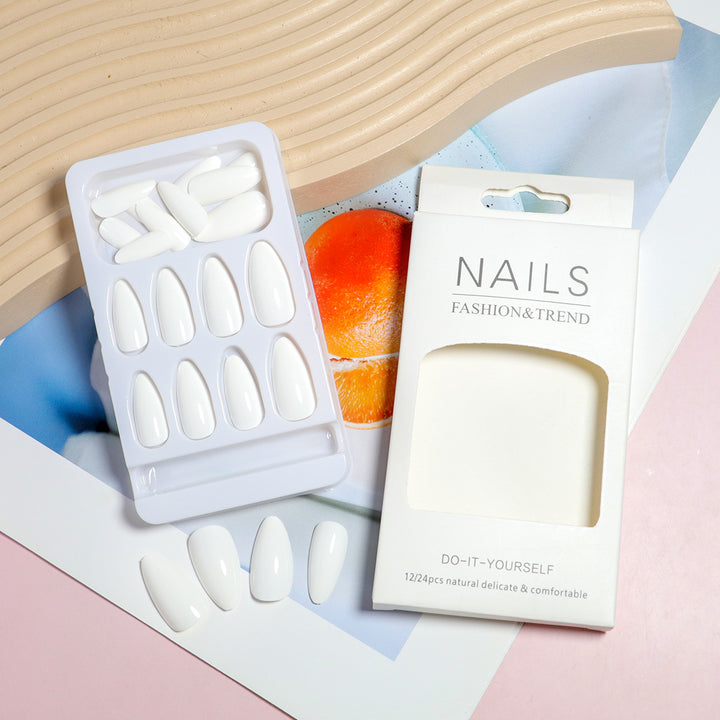 Elegant DIY Press-On Nail Set Bowlift