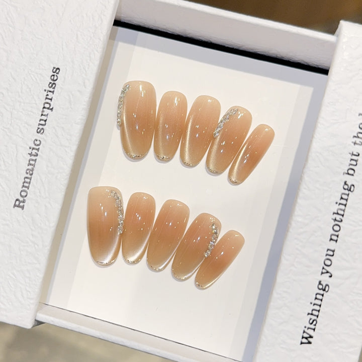 Elegant artificial nail tips with glitter details Bowlift