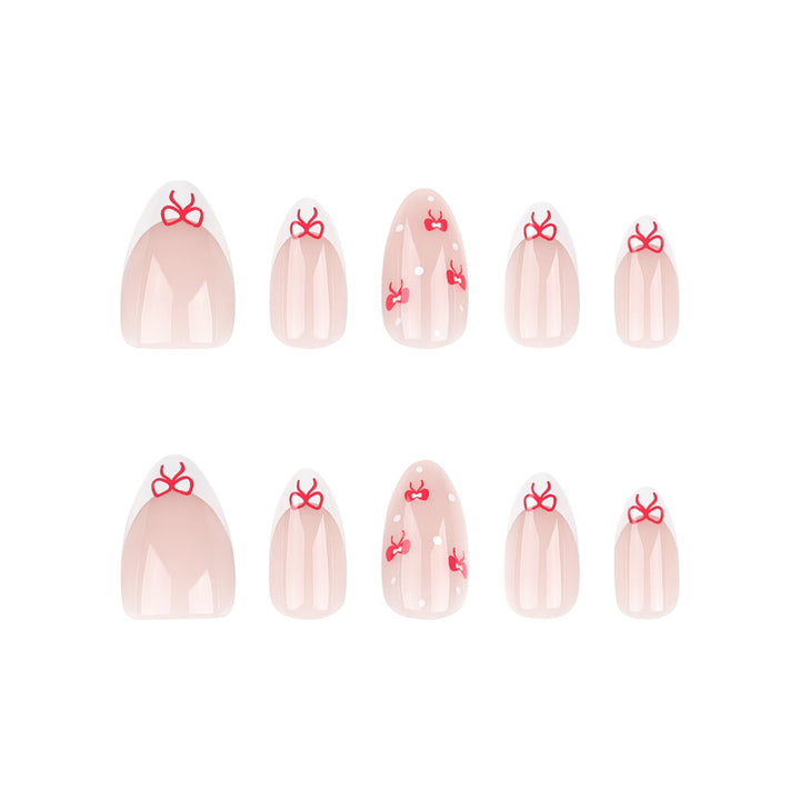 Artful nail extensions with an elegant leaf pattern Bowlift